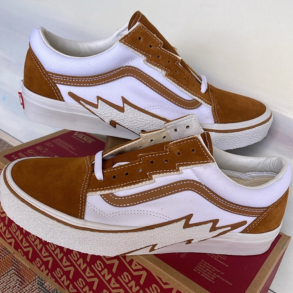 Vans Men’s Old Skool Bolt
Cathay Spice
VN0009Q5KFR 
Sneakers - Picture 11 of 16